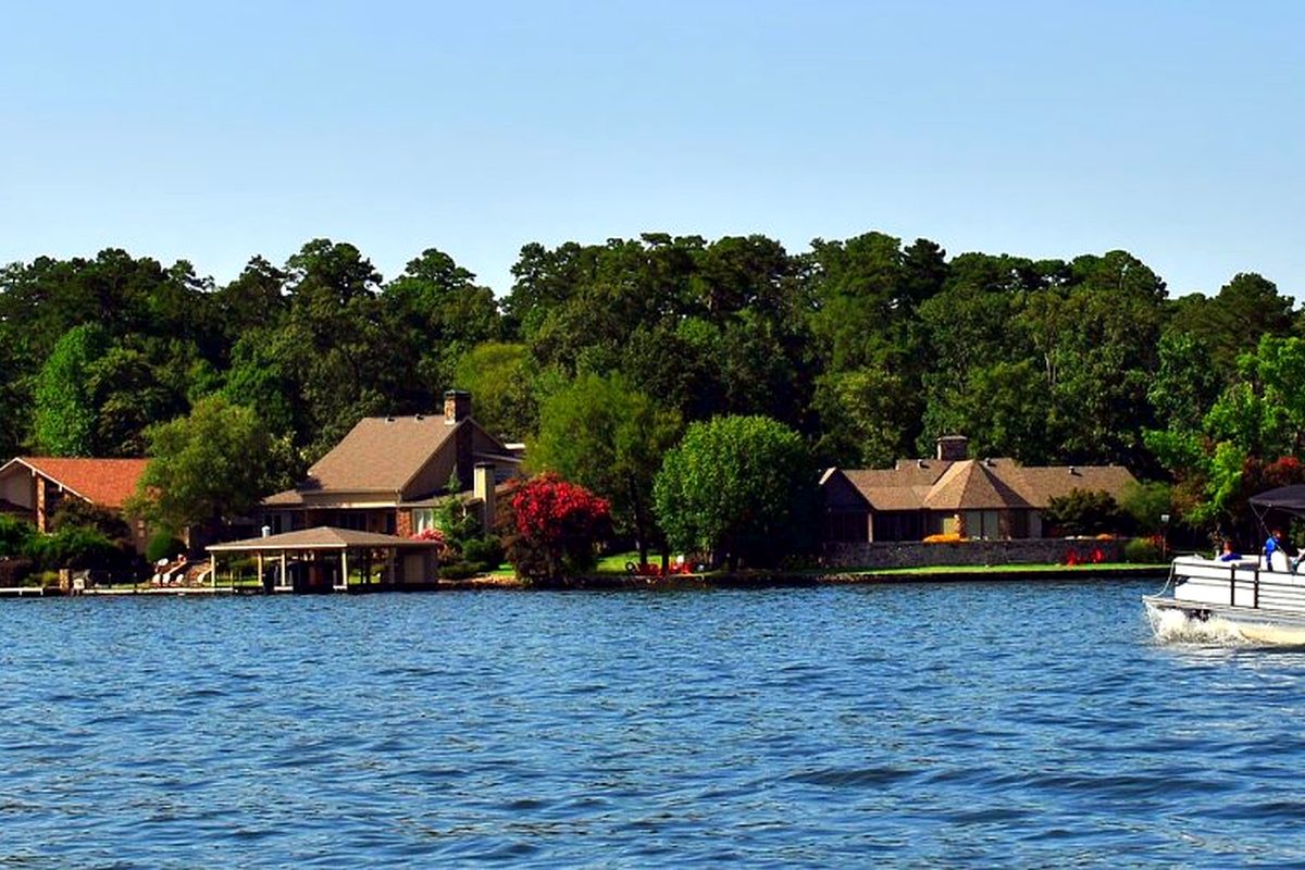 Lakeside homes in Central Minnesota